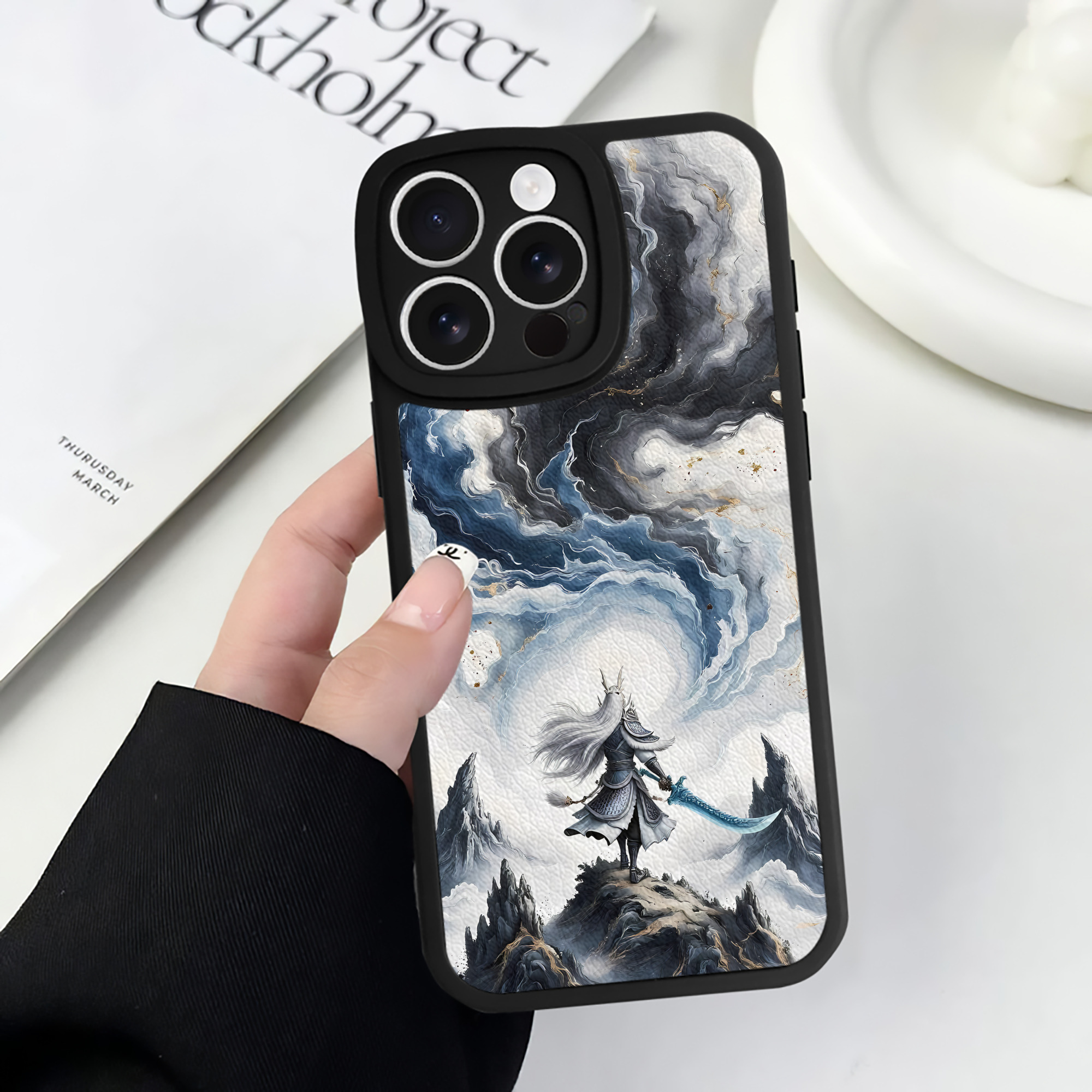 （画像用） Ne Zha 2 ナタ 魔童の大暴れ 【iPhone 16シリーズ対応】シリコンスマホケース（レザー調） 材質：シリコン